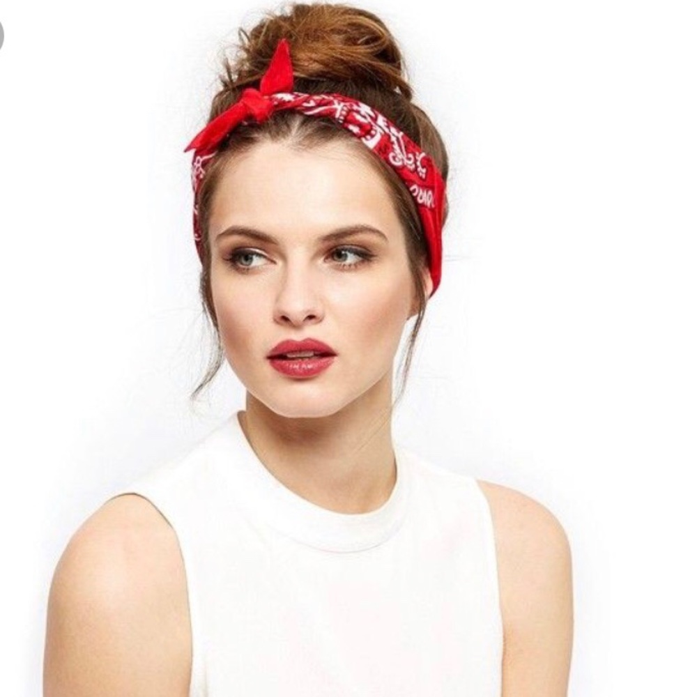 Fun Fashionable Red Bandanas NWT HOST PICK - Picture 2 of 8
